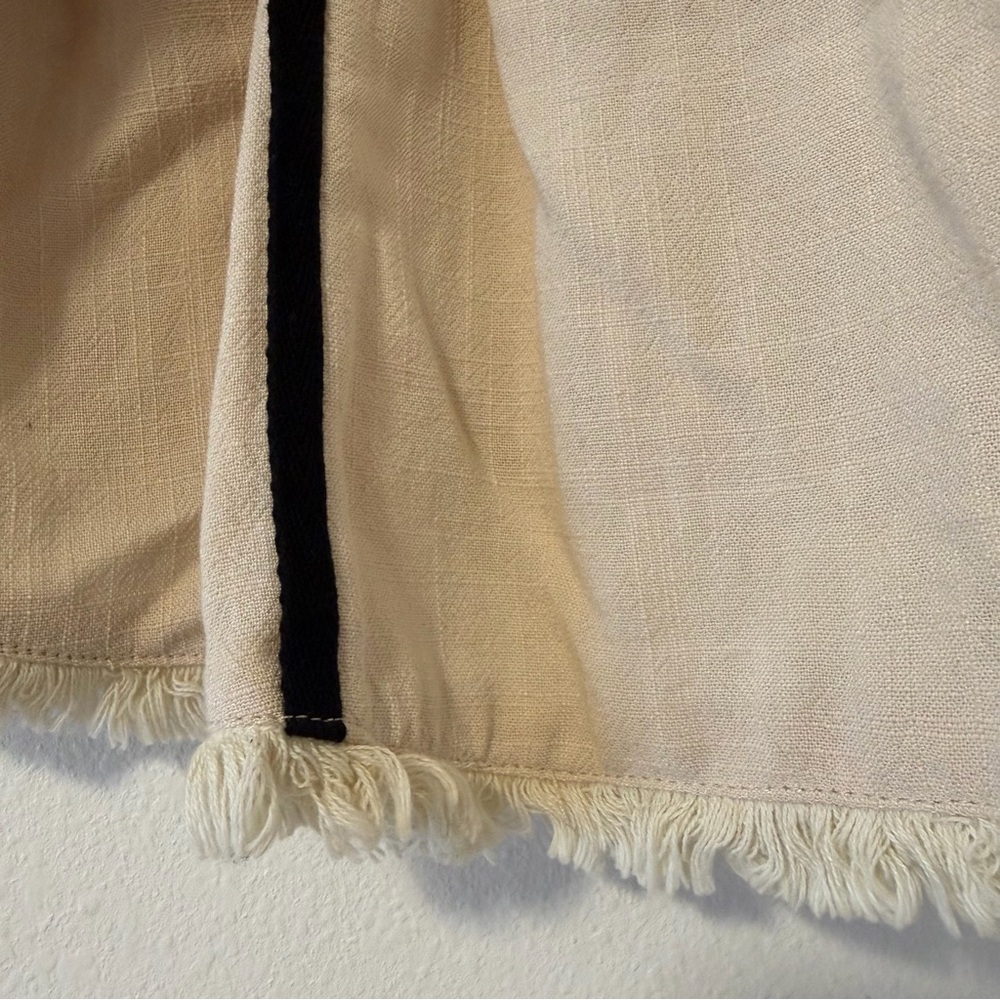 Bohme Linen Boho Top with Crocheted Details and Oversized Fit - Picture 8 of 11